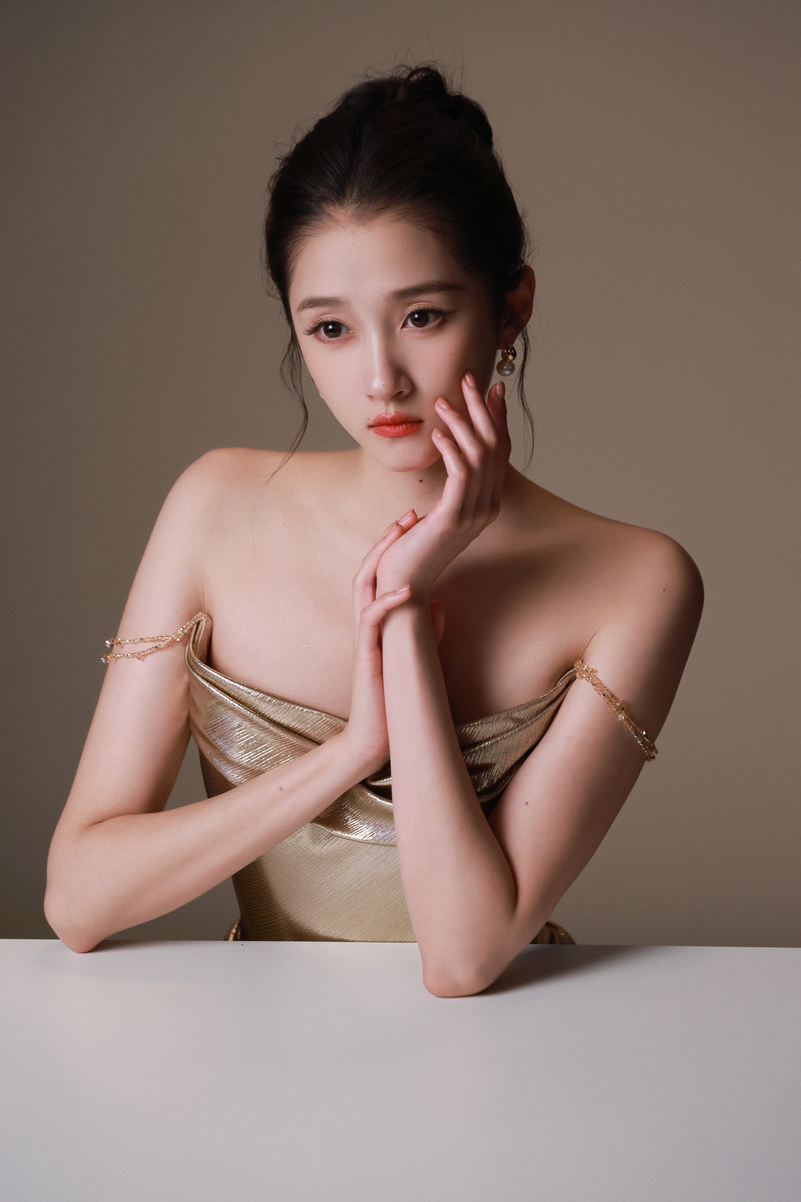 关晓彤最新物料