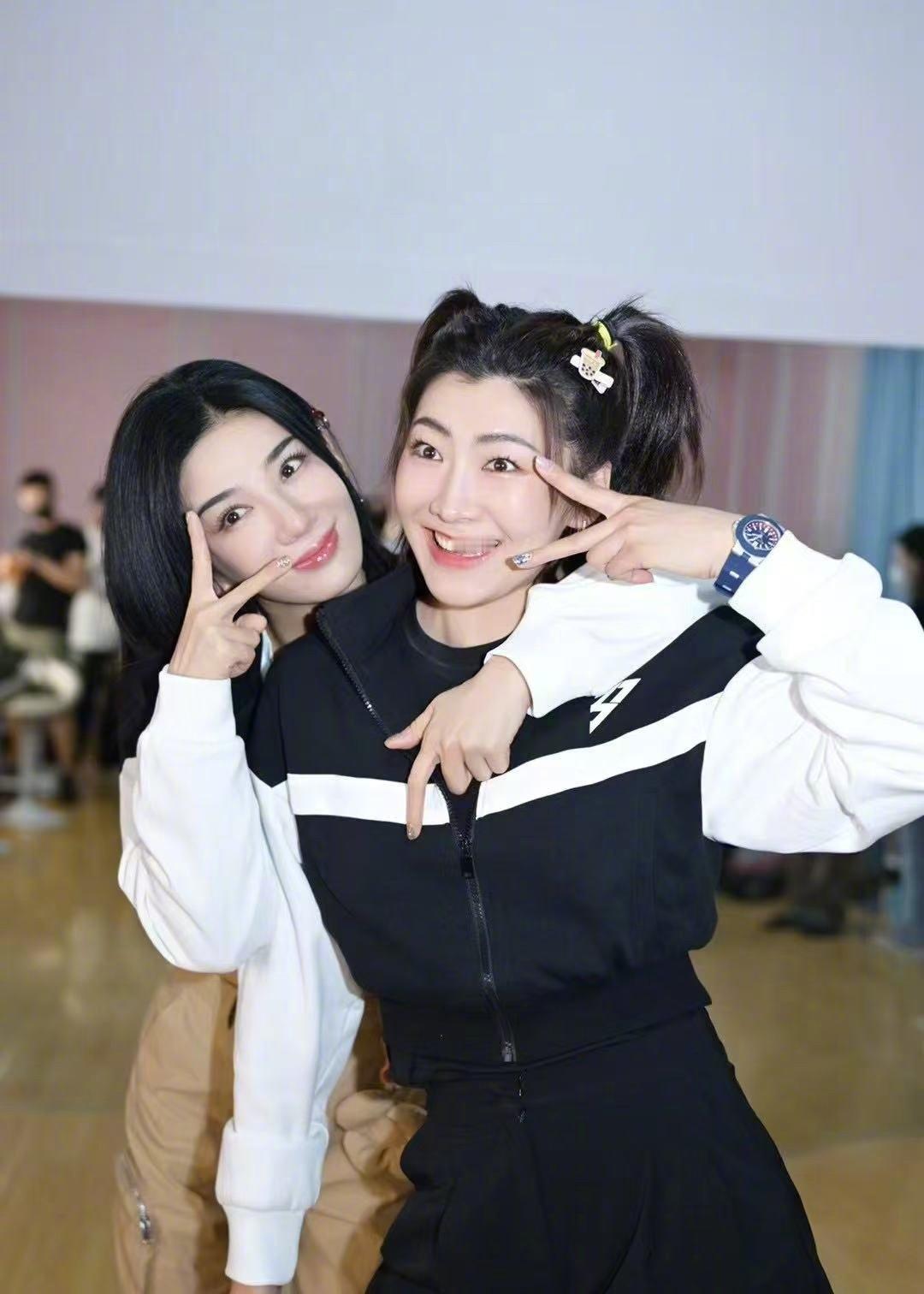 徐梦桃回复黄奕了徐梦桃黄奕梦回浪姐黄奕三连太棒了在线祝贺徐梦桃夺冠，徐梦桃一句“