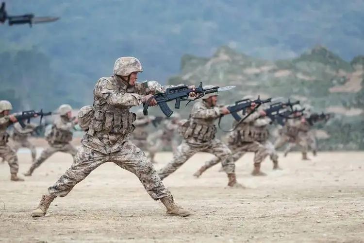 解放军驻台是势在必然。当今国际社会无一国能与中国人民解放军抗衡。统一后只有解放军