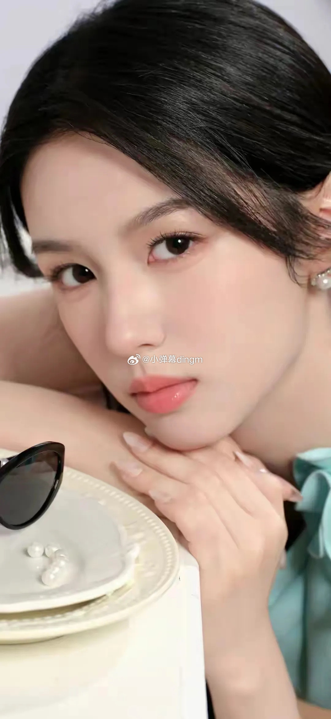 1.周也那边没有动脸，只是最近胖了点，团队已经让她开始减肥了。2.孟子义是鹅厂高