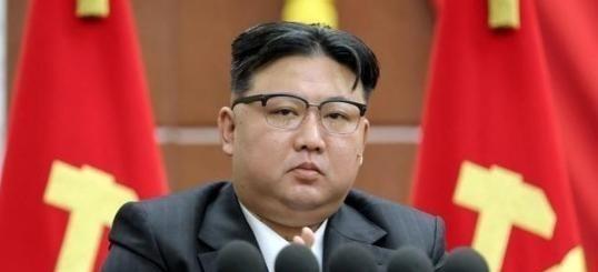 🌞美国为何就是不打朝鲜？只因这三个原因，让美国忌惮。朝鲜那位置简直是天然的