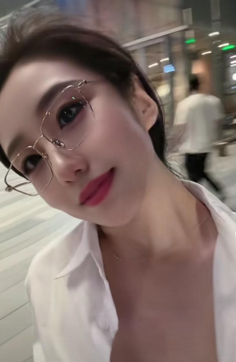 听说戴眼镜的女人，最容易犯这些事:第一，容易出轨；第二，学识渊博；第三，倡