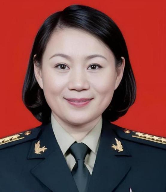 许世友的孙女许道江，和丈夫大吵一架之后，满肚子的委屈没地方倒，思来想去，把电话打