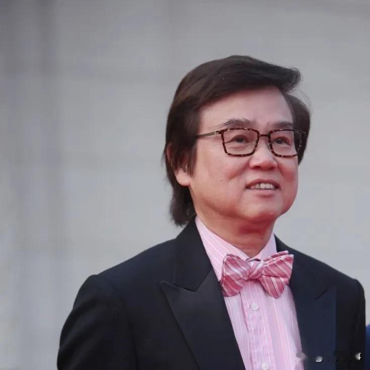 都以为八十岁黄百鸣，一定会花钱保释脱身结果人家直接回绝保释机会。压