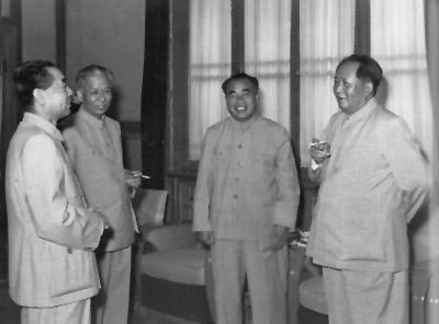 1976年，朱德穿戴整齐，准备去参加周总理的追悼会。在准备出发的时候，朱德却不去