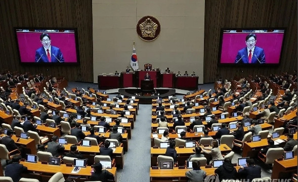 韩国总统尹锡悦经历了七轮审讯，这七轮指证与辩论无疑让尹锡悦一次次蒙羞，可他仍想翻