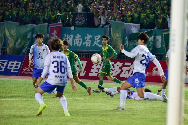 湘超联赛对湖南体育意义非凡。它成立于2000年代初，是湖南最高水平职业足球联赛，