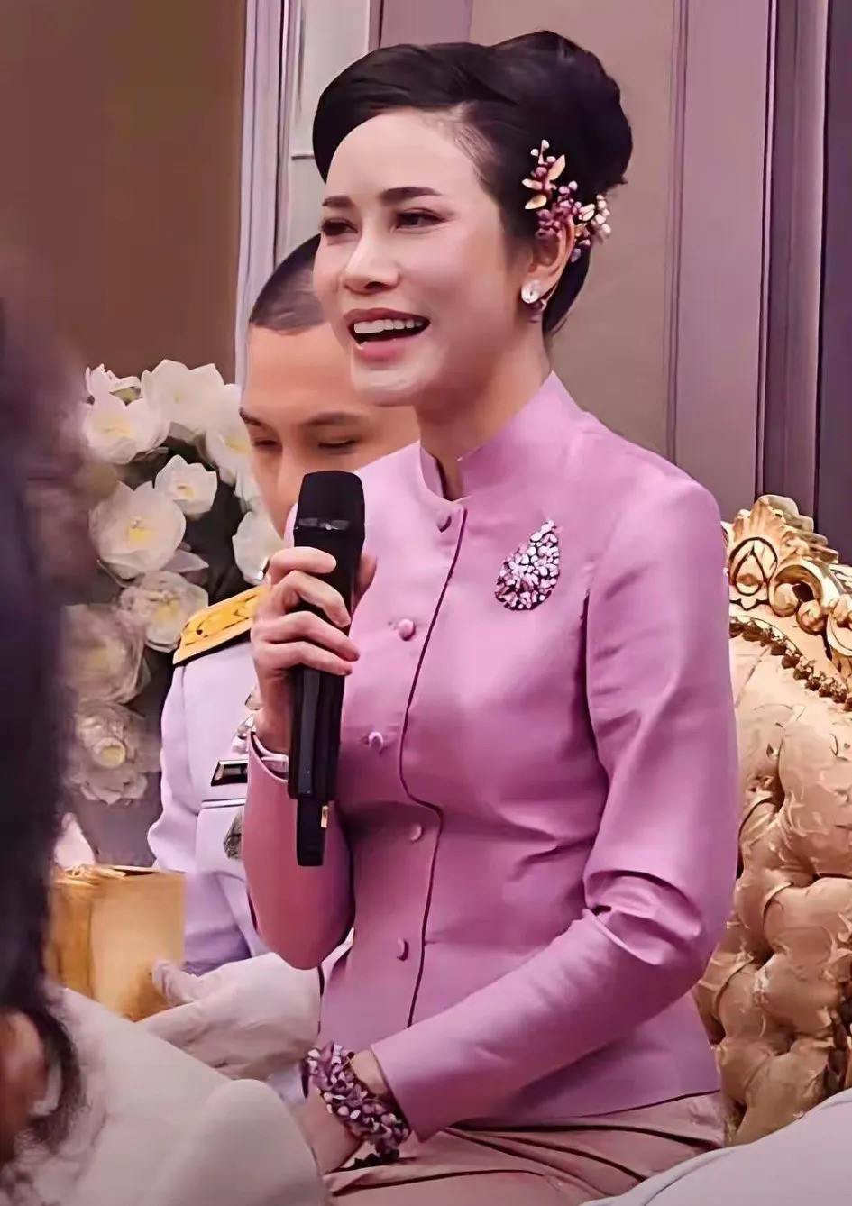 诗妮娜和提帮功感情真好泰国这王室大戏，真是让人看得揪心！