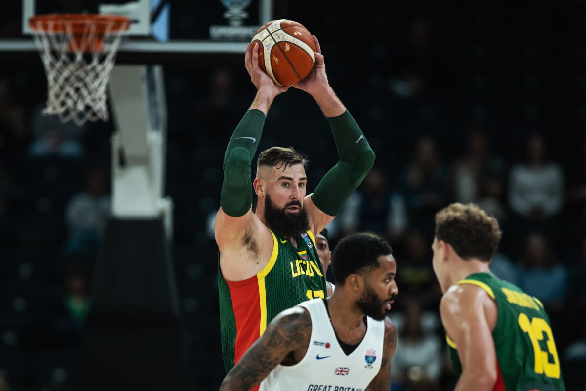 欧锦赛: 瓦兰丘纳斯18分9篮板, 揭幕战立陶宛94-70大胜英国