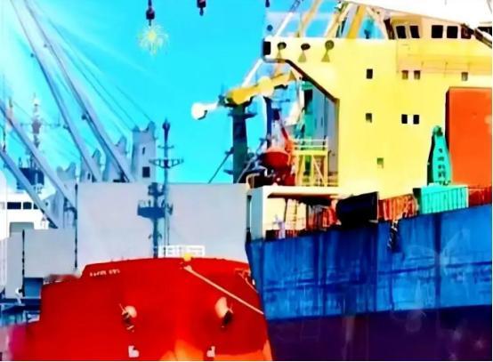 解释不清了！当一船满载6.9万吨巴西大豆的货轮靠泊江苏泰州码头时，谁也没想到，大