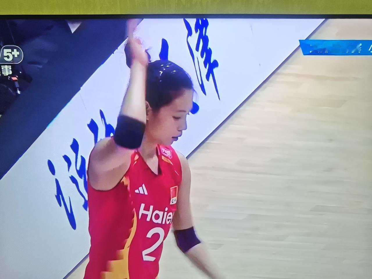 中国女排制造“惨案”，庄宇珊练发球女排亚锦赛，中国女排首秀，对手是