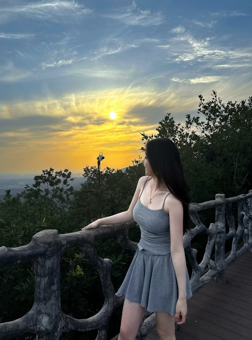 公式团建来爬山，蚊子好多