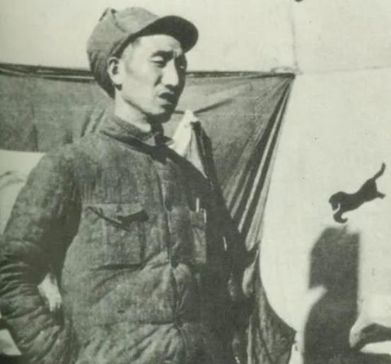 1968年，春风得意的黄永胜旧事重提，当众质问徐向前：“你当时肯定被俘虏过，要不