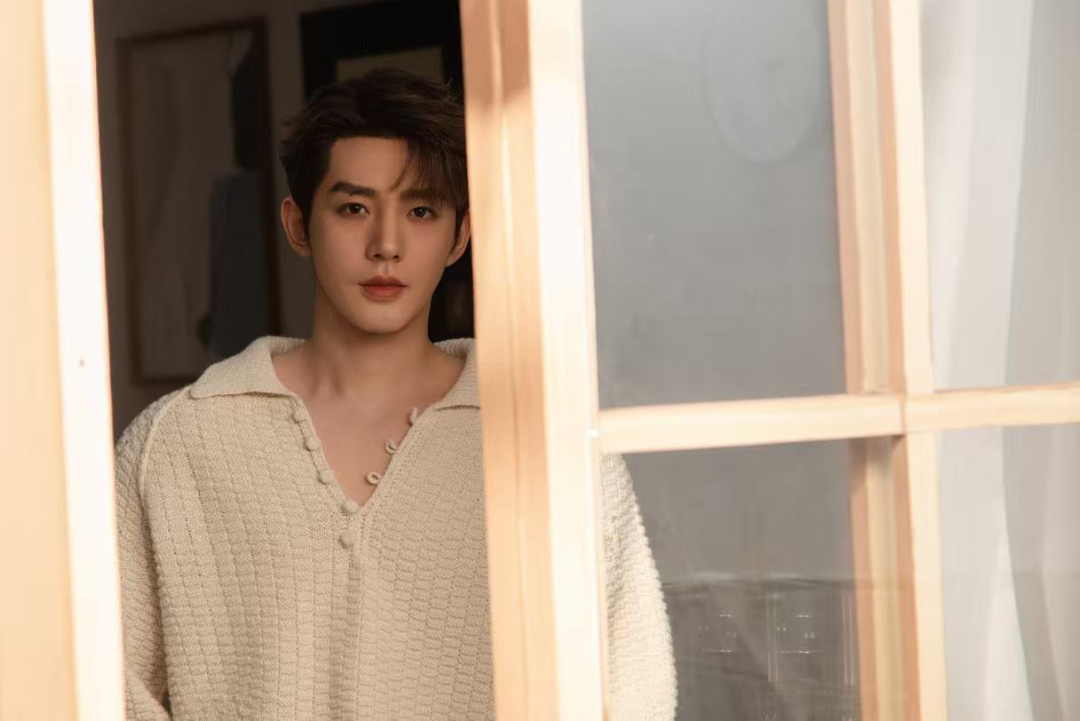 邓为静享此时邓为盘扣V领针织衫温柔感邓为盘扣V领针织衫温柔感，谁懂这个家夫感的