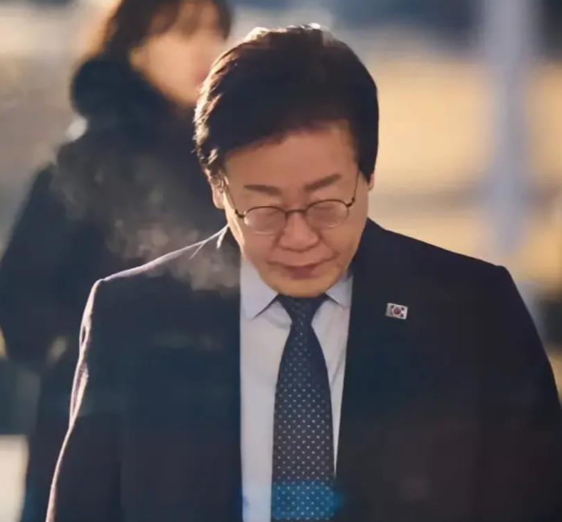 本以为李在明会成为下一个文在寅，却没成想他复制粘贴了尹锡悦！当李在明告诉世人，