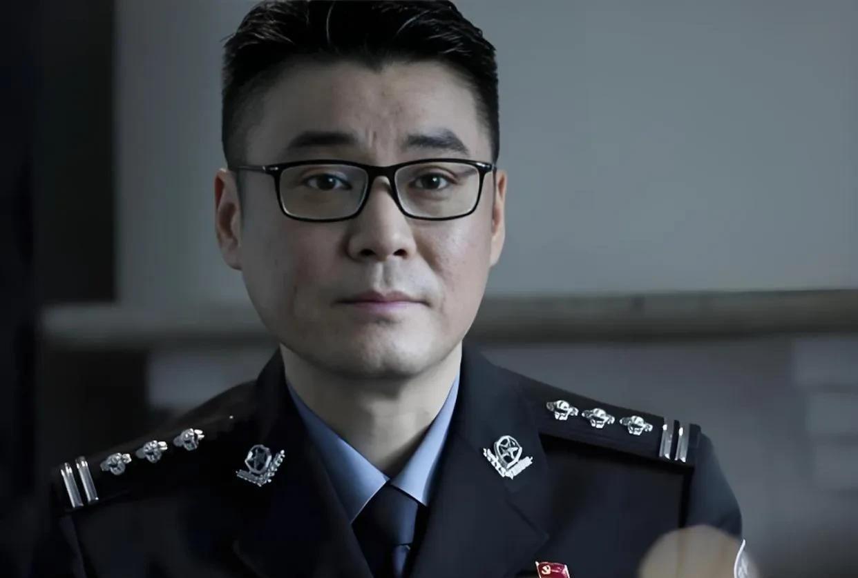 演员唐旭说：“我出生于评剧世家，我的外祖父是评剧艺术家郑伯范，我自幼便跟随父亲在