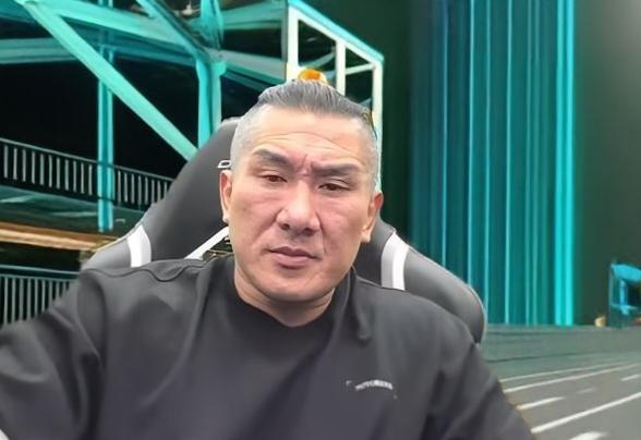 馆长跟黄国昌分道扬镳了，这对民众党来说是一个巨大的打击。馆长跟黄国昌以前是称