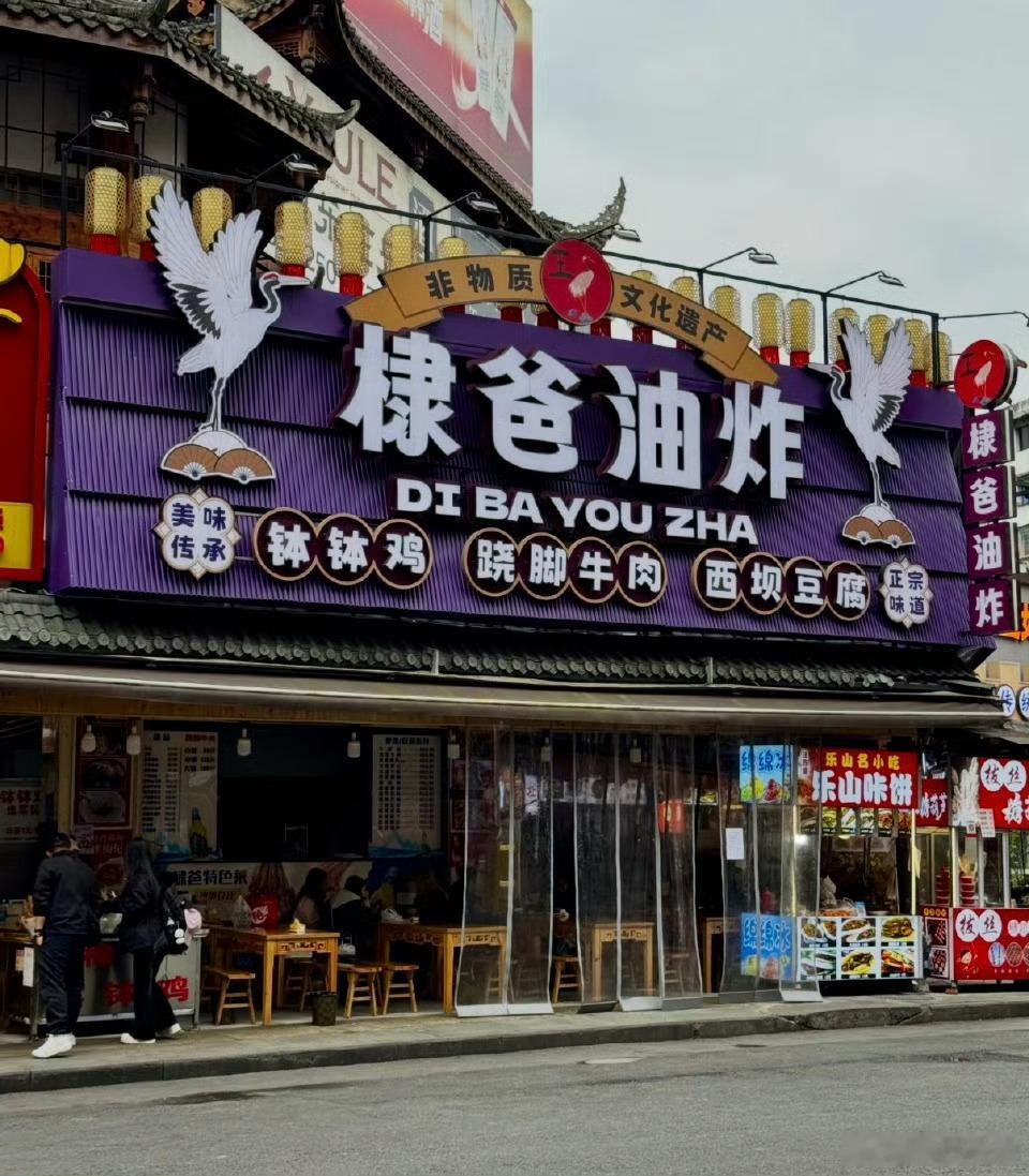 王鹤棣现在知道自己的路人缘这么差了吧！就因为深夜emo发条微博，就被网友连续嘲讽
