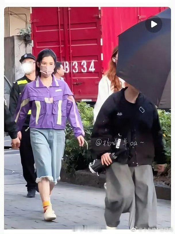 谁给张婧仪选的这件衣服