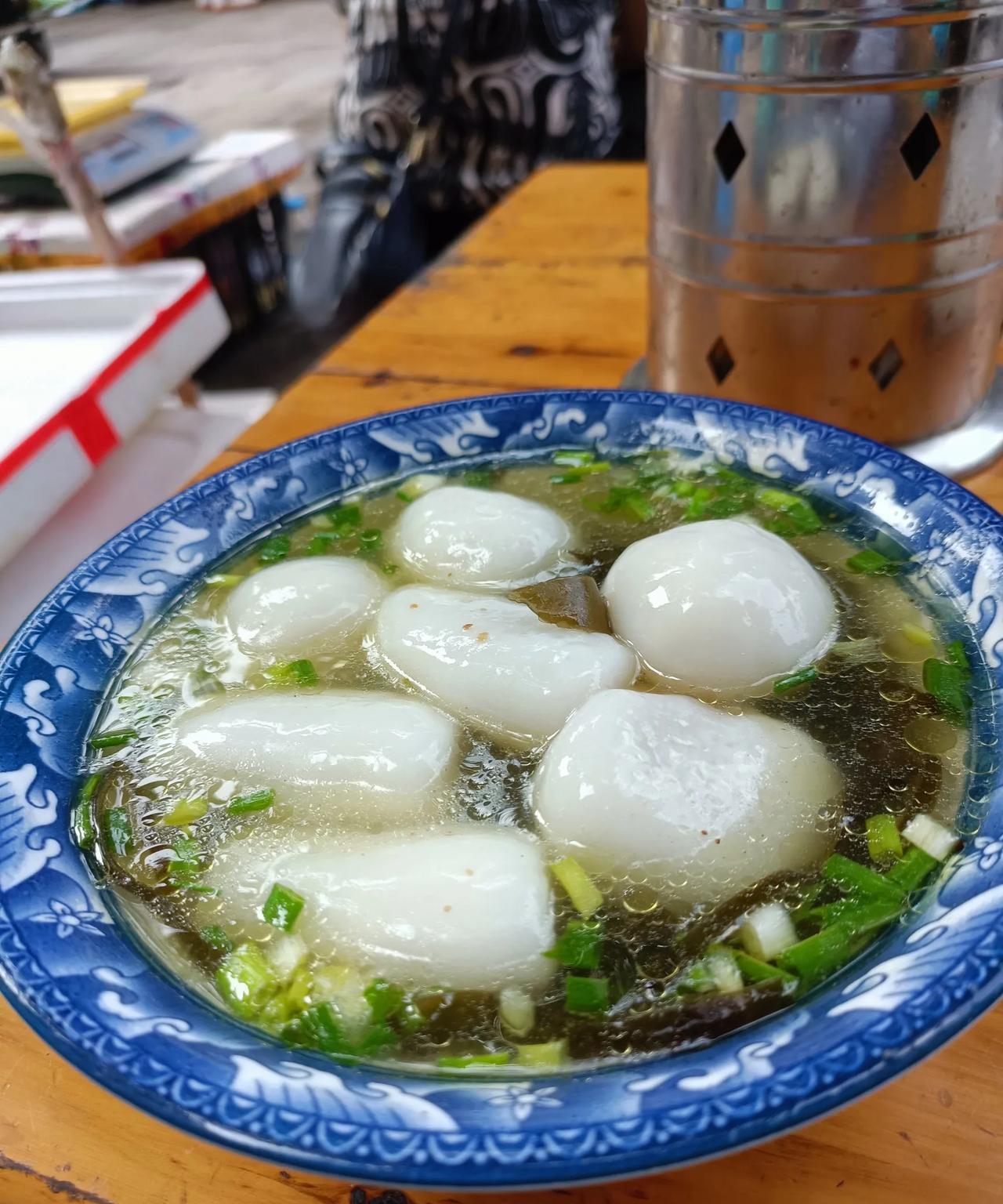 #一个人也要好好吃饭#星期天的早餐，一個人去宣漢板橋街農貿市場外喧鬧處，吃了一頓