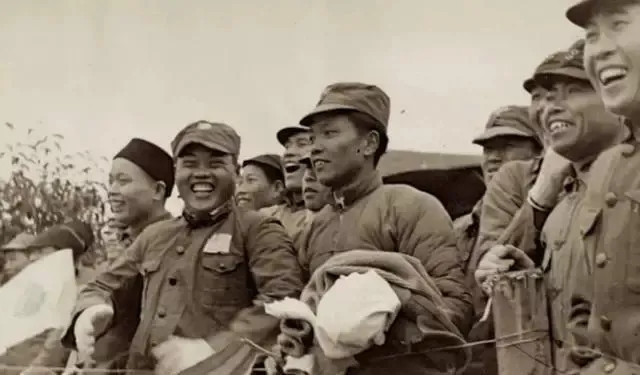 1942年夏，我党位于山东的清河军区在经历敌方一轮一轮的侵袭、扫荡后元气大伤，我