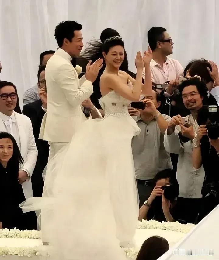 都会成为回忆！人的一生需不需要靠回忆来度过他的一生！反正人不会永远年轻，但一定要