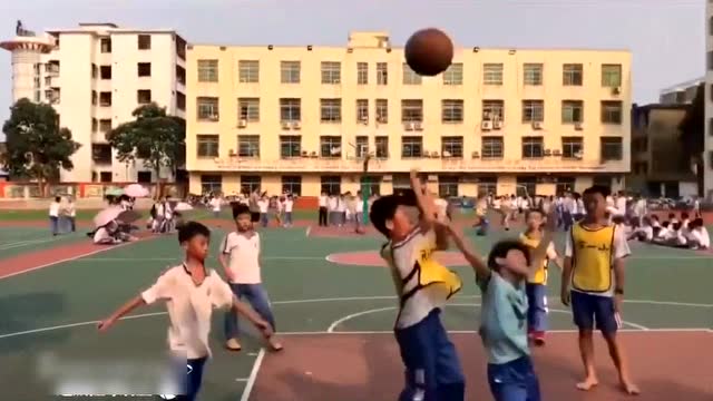 胯下运球+闪电变向_土豆视频