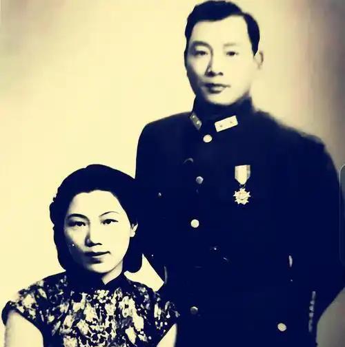 1961年，宋希濂的黄埔一期同学侯镜如，见他孑然一身，对妻子说：“给老宋介绍个对