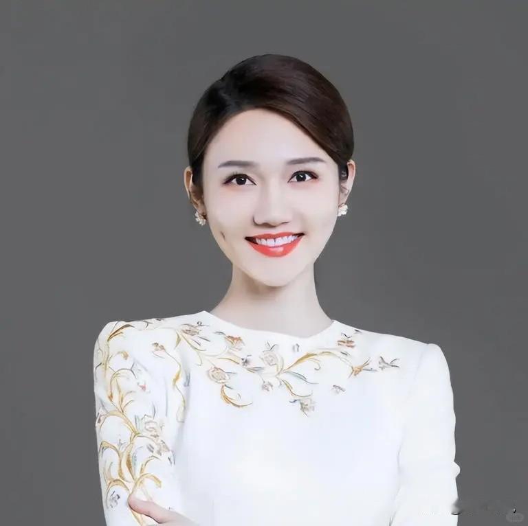 “买房？不急！”龙洋这句话，撕开了多少人的伪装。她坦言租房不是买不起，而