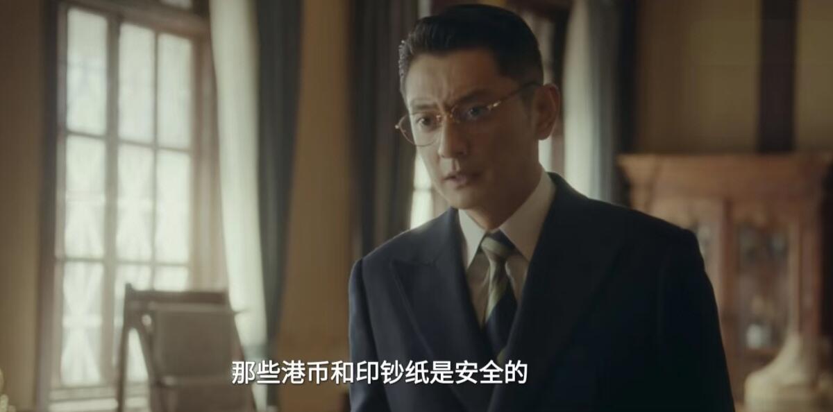 夜欣娱乐在《风与潮》中，乔任宇的经历着实让人心疼。自香港被日军扣押失去自由后，摆