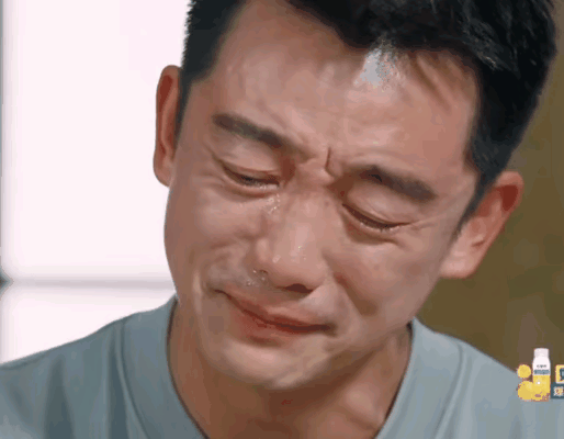 郑恺这一家子总给人一种婚姻生活很苦很累的感觉。照理说人家明星不缺钱，生仨娃也不