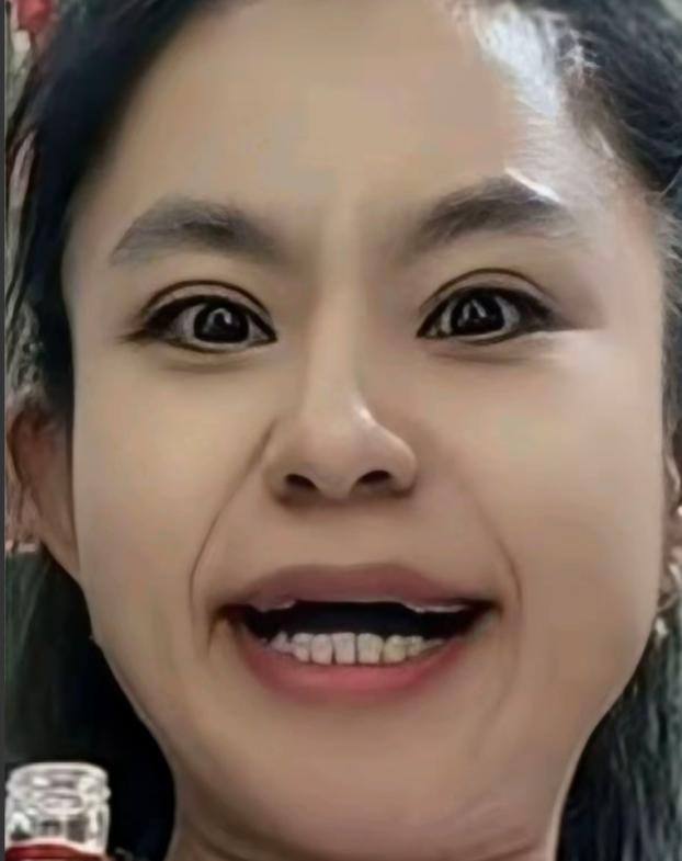 大雷烧烤老板娘入戏太深，不能自拔，沉浸在直播的海洋里，陶醉难醒啊！一开始她言