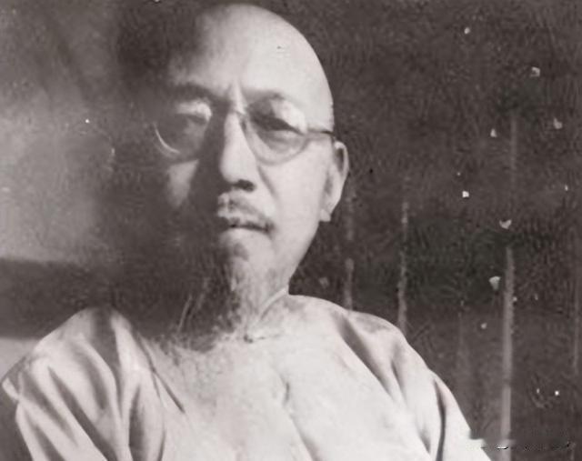 罕见一幕！周总理设宴当众离席，温和外表下藏着不容触碰的底线周总理设宴款待柳