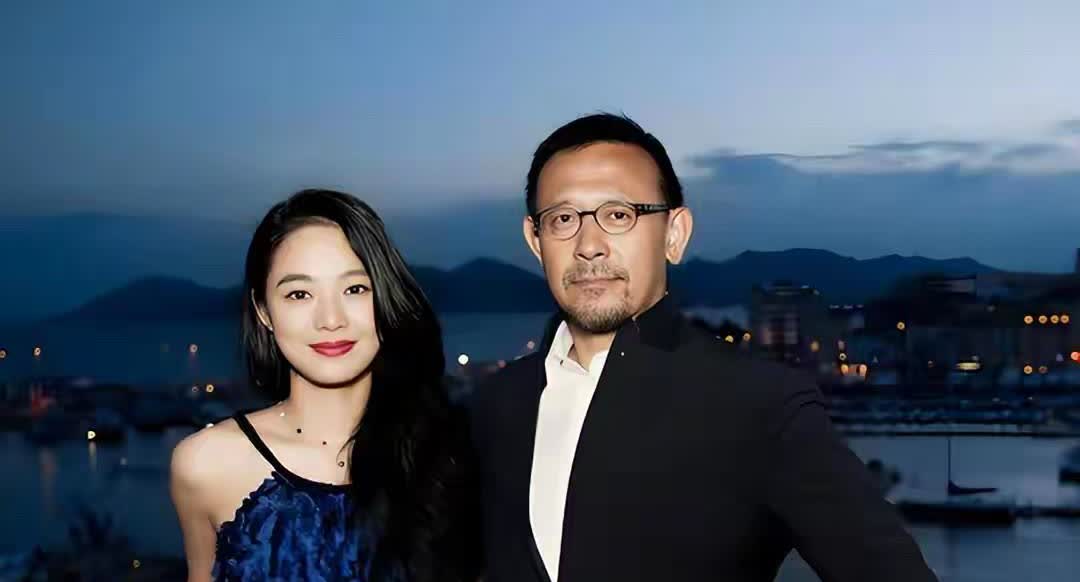 周韵：因电影需要剃光头发，却把姜文迷住，如今46岁被老公宠成宝