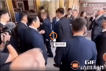 我啊，是我啊，我老嫂子啊，你们难道都不看新闻的么，都不认得我这样的名人的嘛……