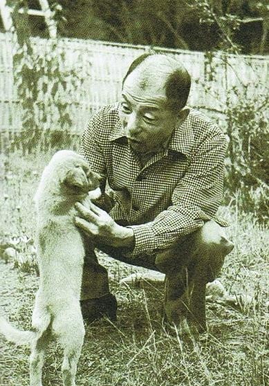 1975年4月6日凌晨2点，张群打电话告诉了张学良，说蒋介石已于昨夜病死。当时，