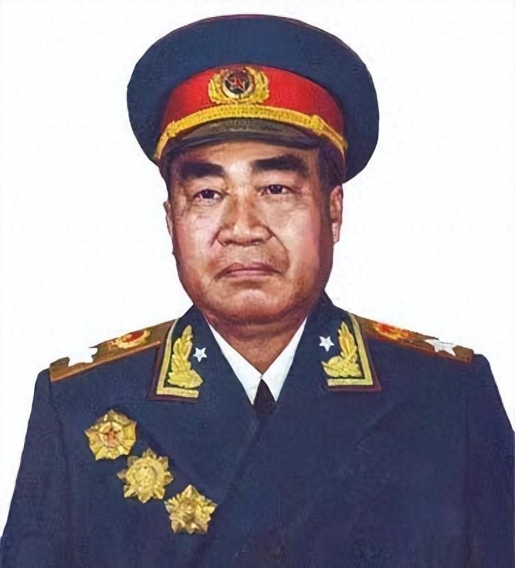 朱德元帅授衔后军衔编号为何是004？001号到底属于谁？六十年之后详情才得以揭晓