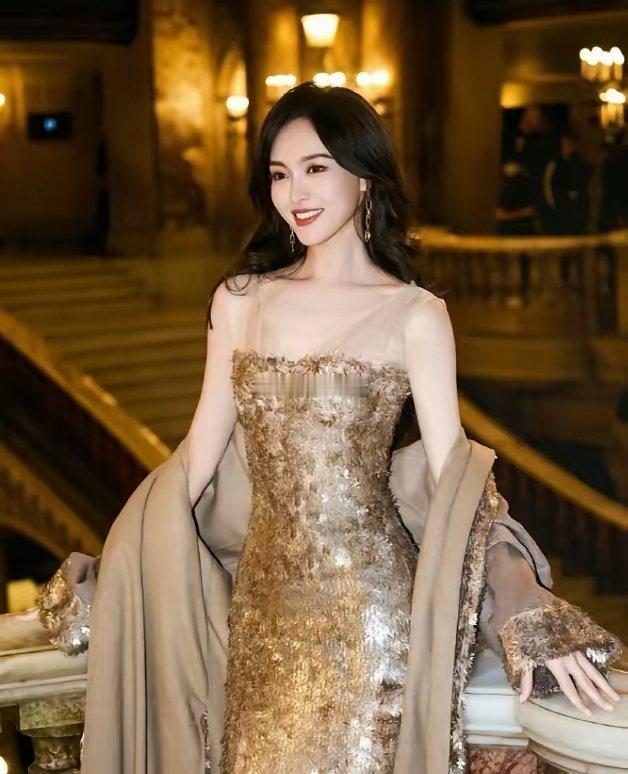 85花最弱的依旧是唐嫣！这几年播放作品来看，赵丽颖只有《风吹半夏》裸播，但是这部