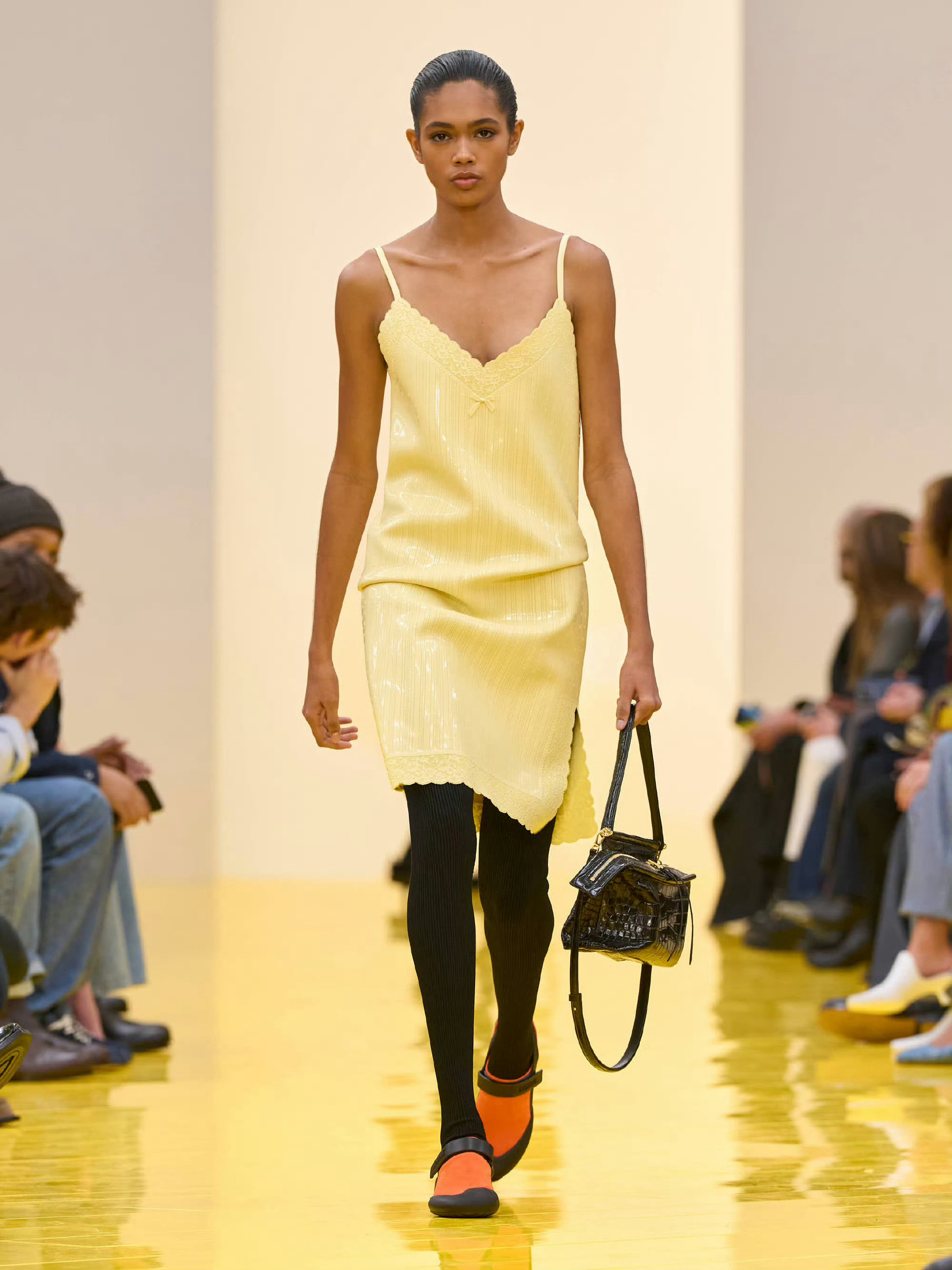 罗意威新设计师Loewe2026秋冬成衣系列，这是创意总监JackMc