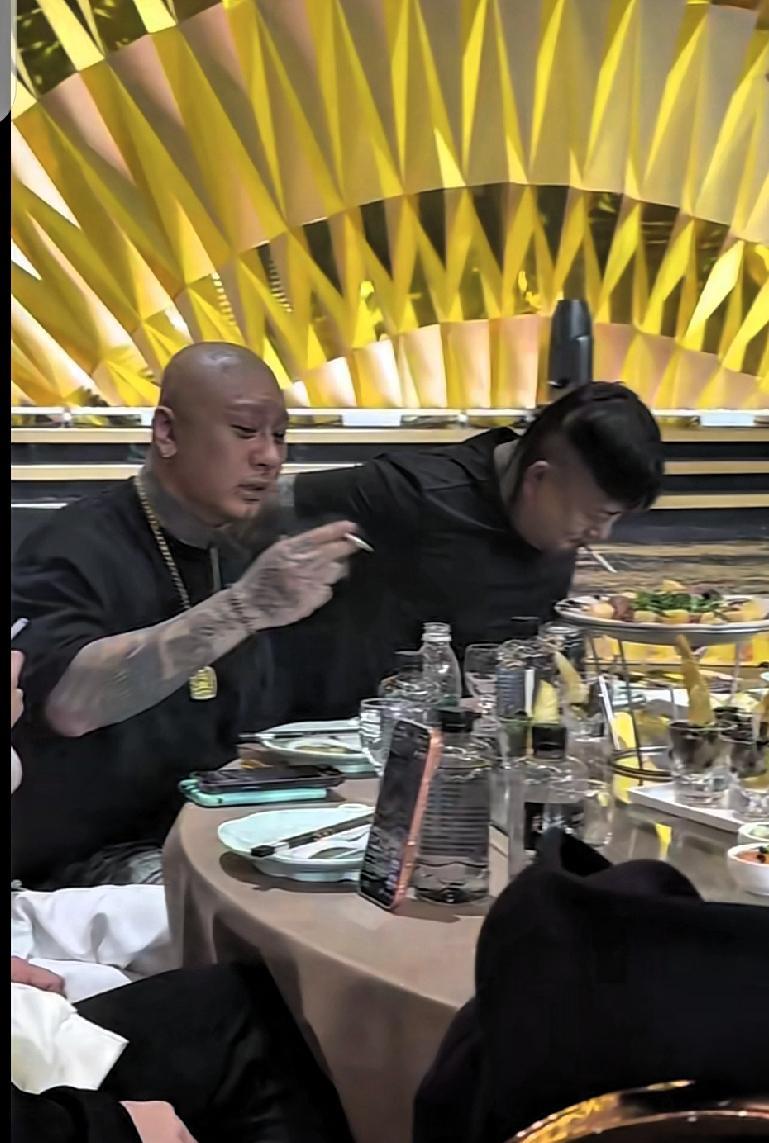 日进斗金的方丈为何变得越来越抠？有人看后台数据，发现快手日播最赚钱的主播竟就是