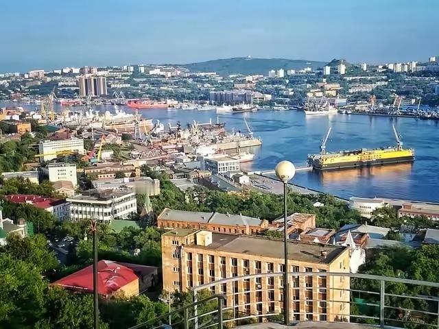 普京在新年第一天就向中国抛出了一个重大合作大礼单。新华社消息，1月1日，普京决定