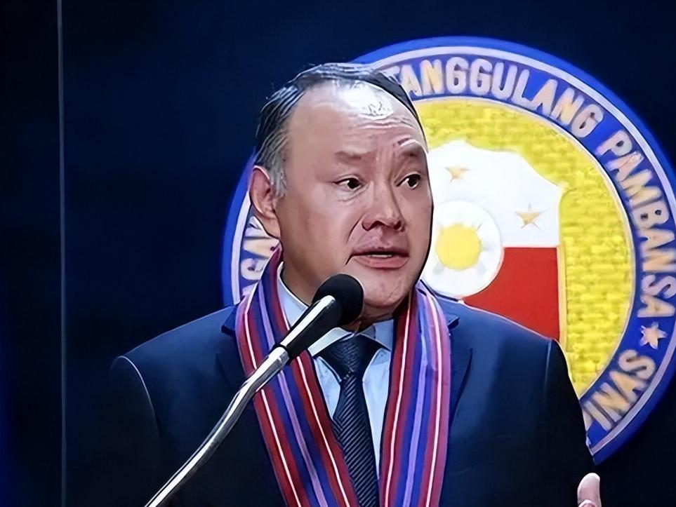 中国宣布制裁特奥多罗的当天夜里，马尼拉圈内很快就传出消息，他母系一大家子人慌得团