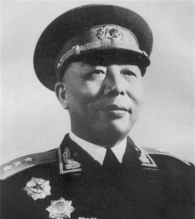 1979年，对越反击战中，许世友在每辆坦克上绑了20名战士，宋时轮看后提了一个建