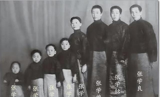 1917年，41岁的张作霖火急火燎地来到张家，将1000大洋扔在桌子上：“妈了个