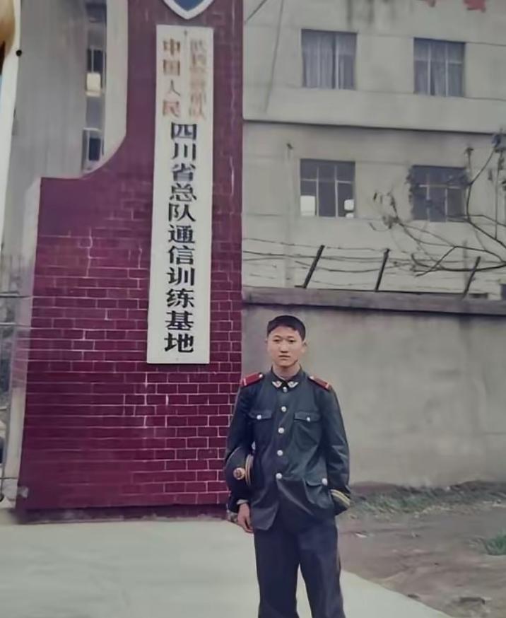 2006年，2名壮汉挟持一名18岁重庆土家族女孩。途中，女孩求助同车的武警战士。