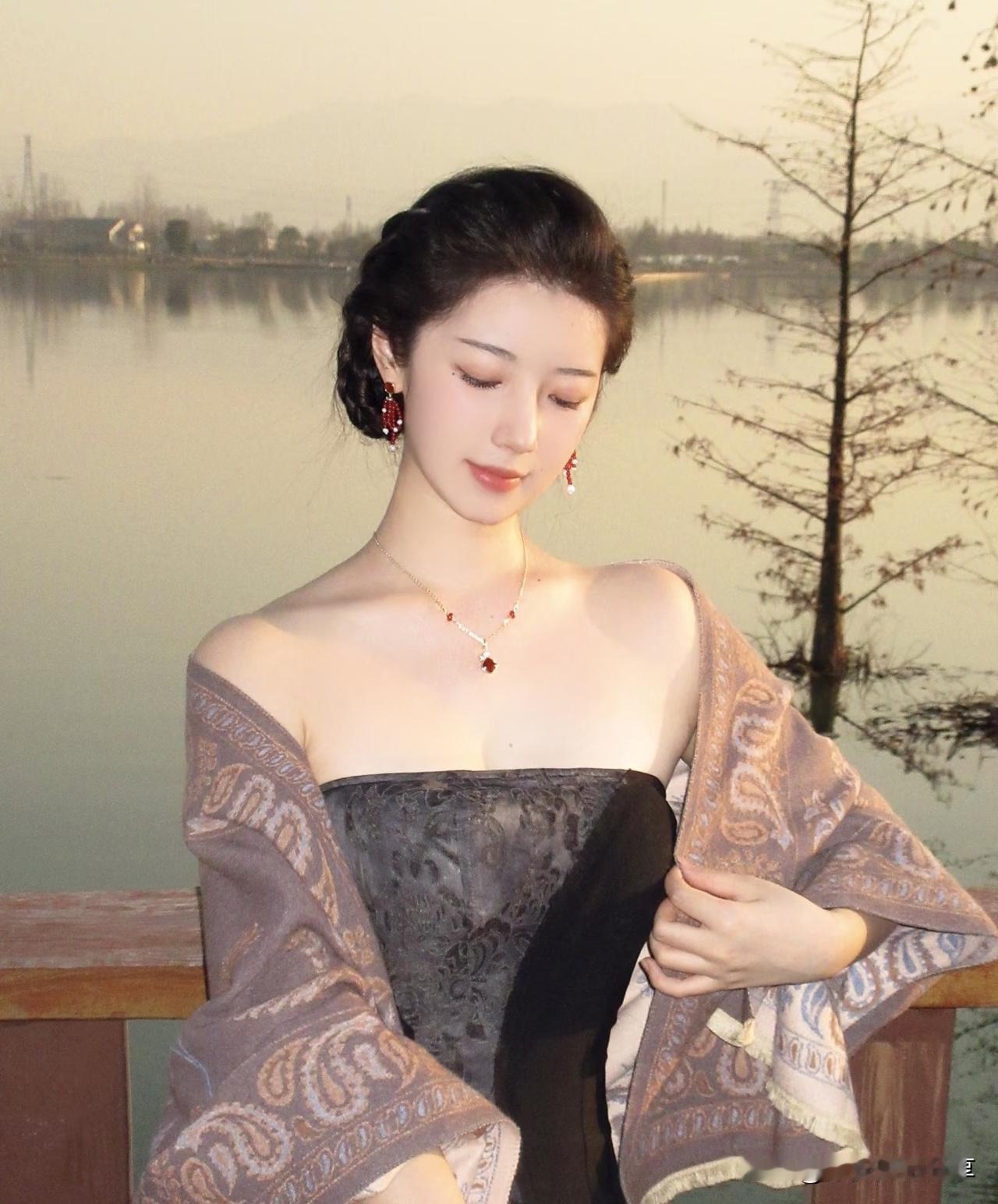 汉服人老心不老可咋办什么穿搭看上去很简洁如何拍摄清新脱俗的人像照片＃乡村随