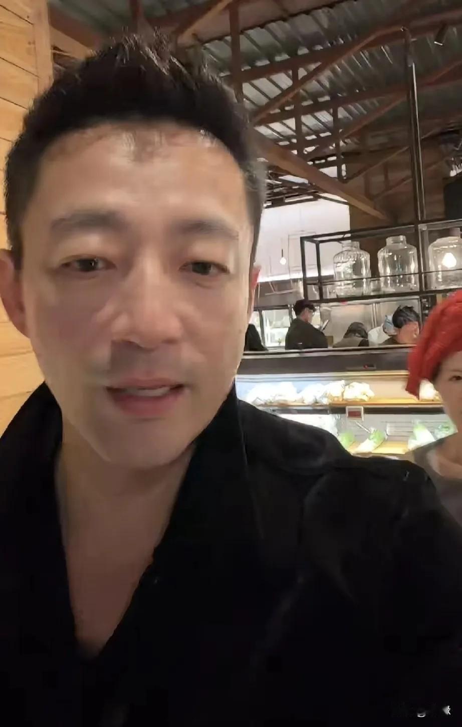 今天，汪小菲和马筱梅过二人世界！他说和马筱梅还是习惯北京的生活，喜欢吃烧烤，两