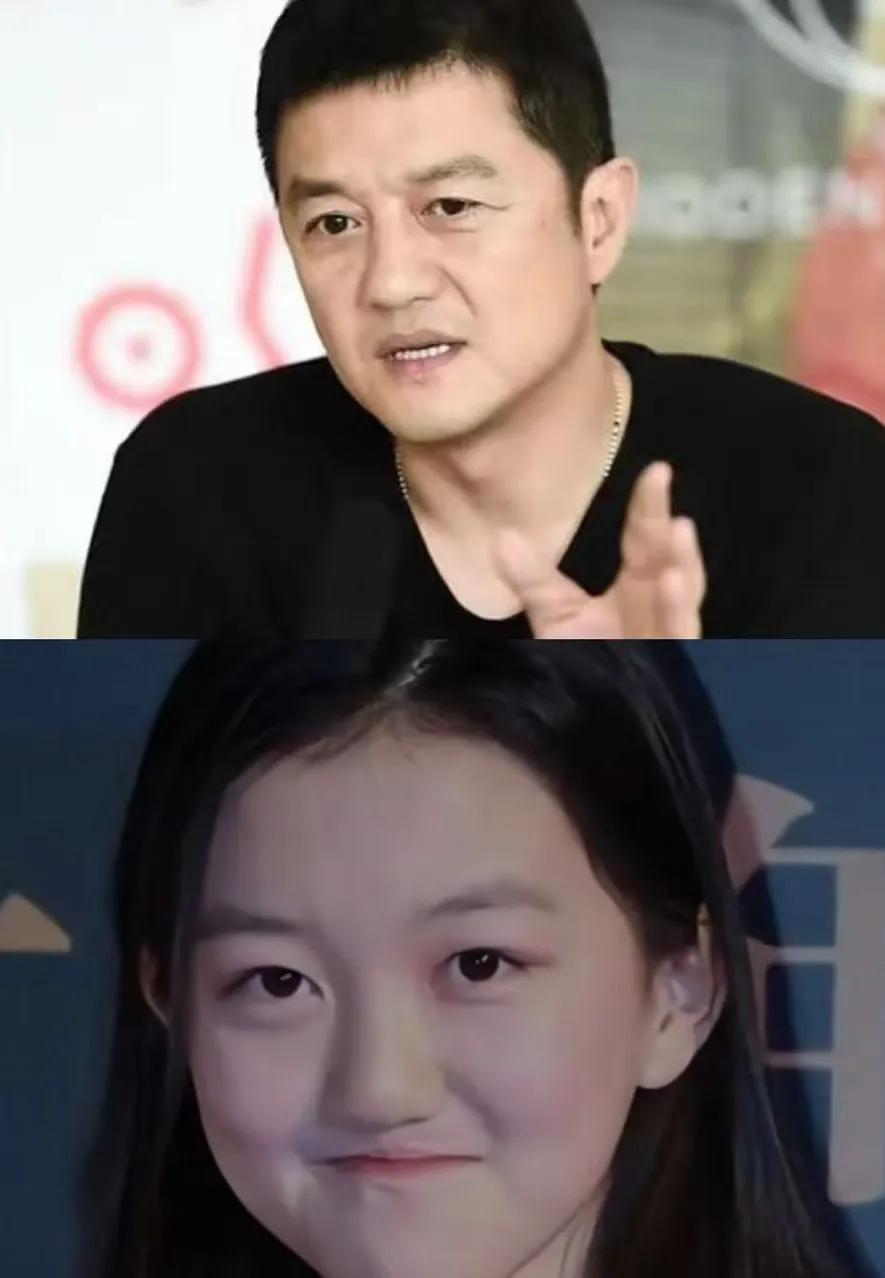 现在最乐呵的当属李亚鹏啦！女儿李嫣在直播间仅仅露脸30秒，就狂揽2300万销