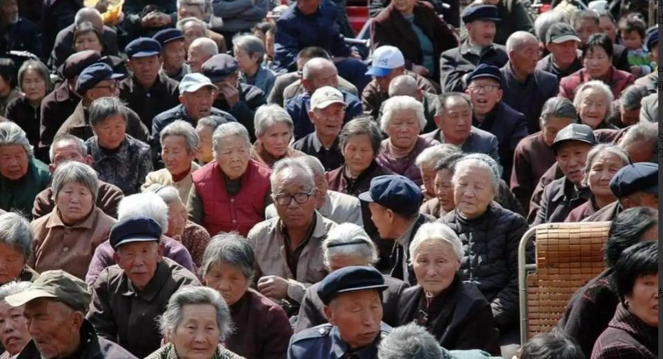 这确实像一场旷日持久的马拉松。自1960年以来，全球有101个经济体冲过“中等收