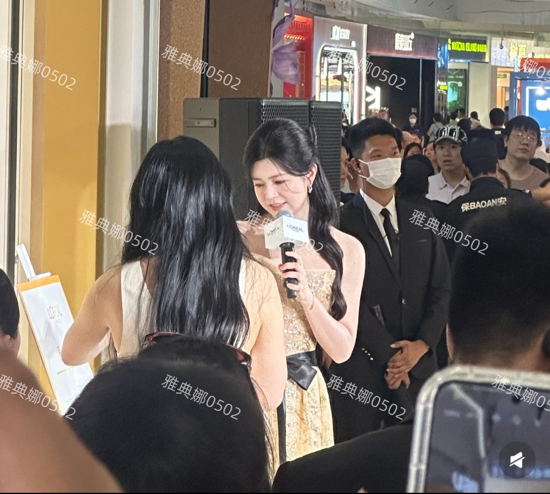 陈妍希的美貌被高估了，本人并没有网上夸的那样年轻漂亮有气质，出席天津线下活动时还